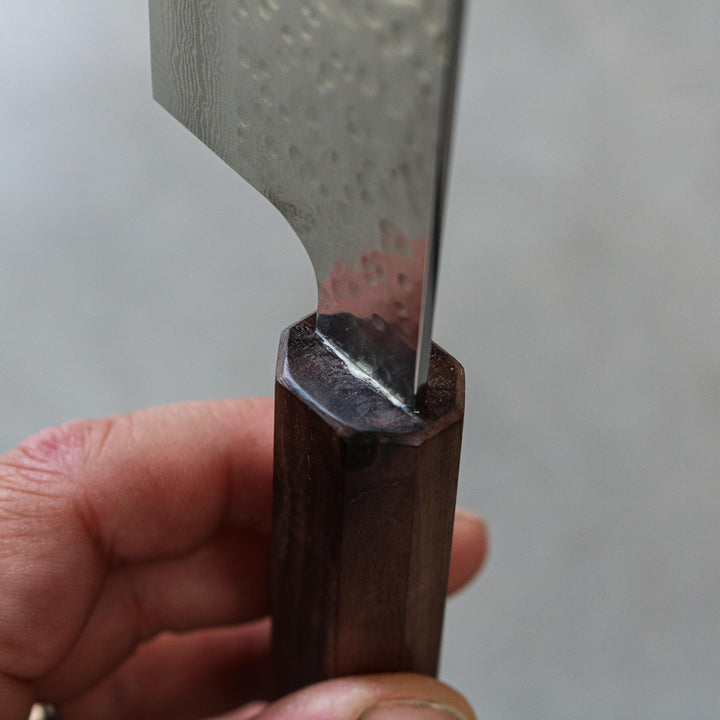 Makoto Kurosaki Santoku Tsuchime en acier damassé 165 mm