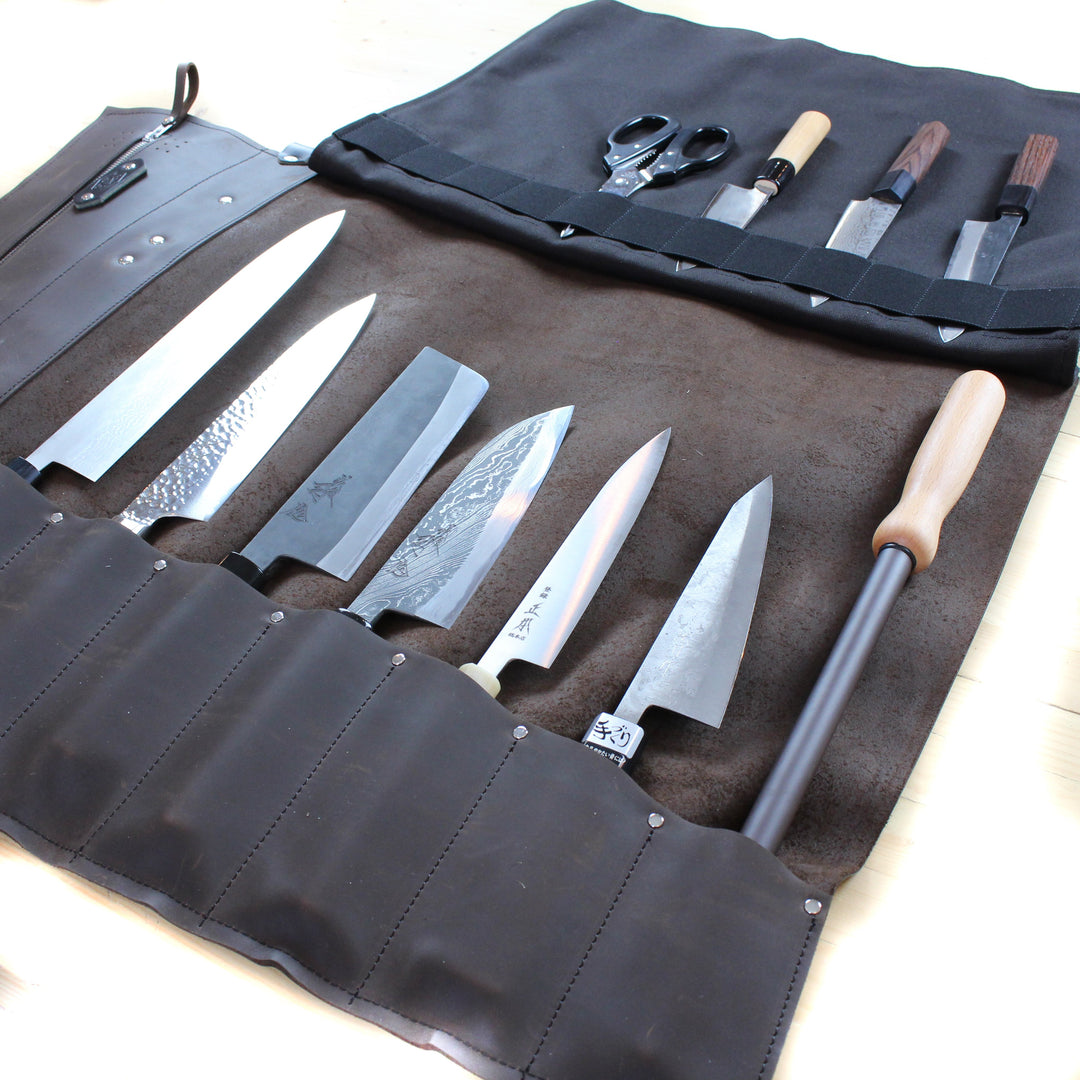 Enrouleur de couteaux en cuir