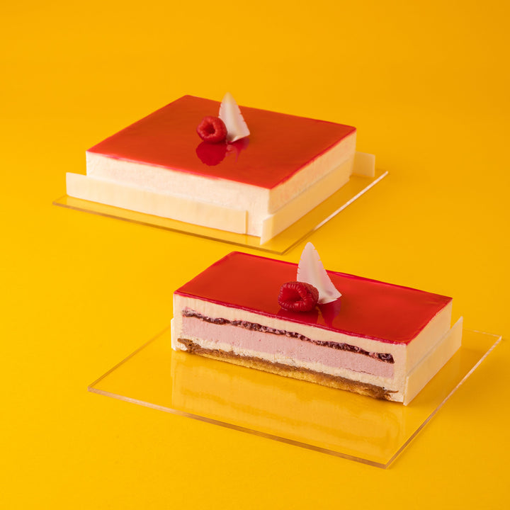 The pleasantly bittersweet taste of raspberry in this pastry-specific PreGel Five Star Chef paste easily amplifies a wide range of baked goods and pastry counterparts including mousse, pastry cream, ganache, and more.