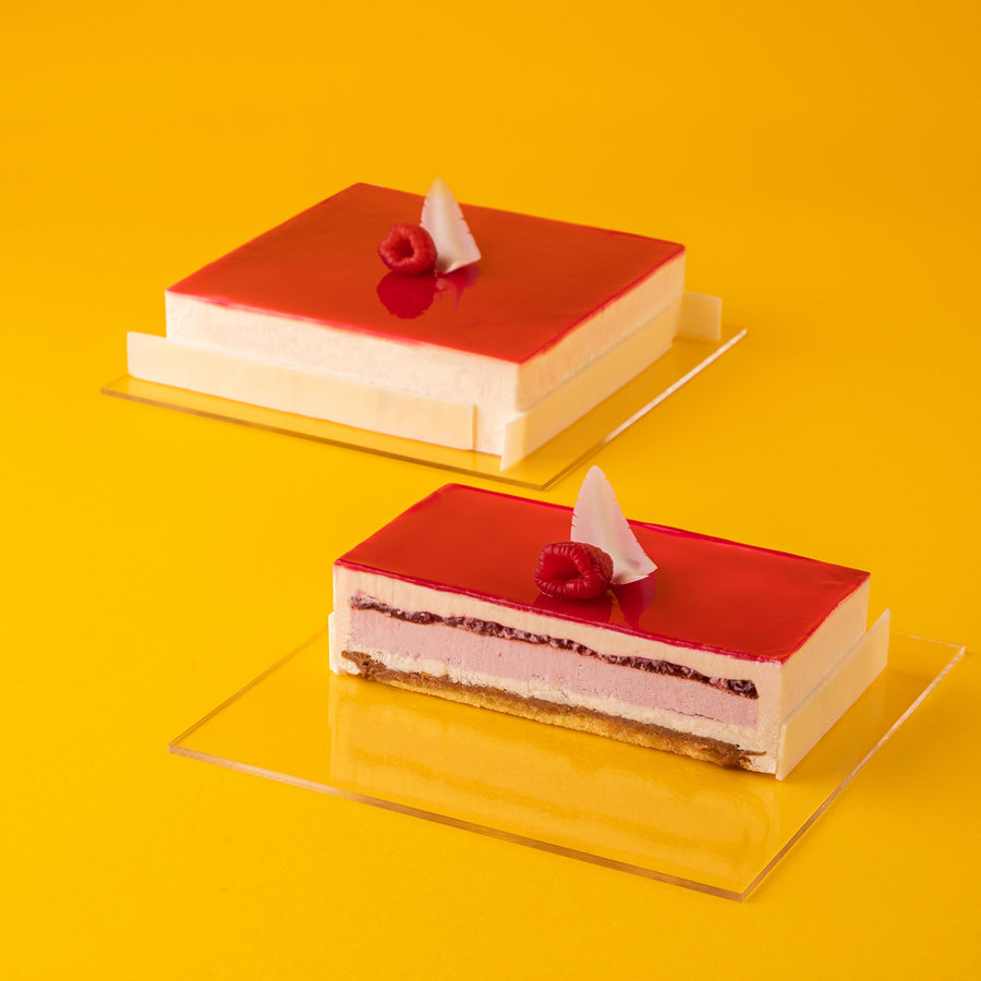 The pleasantly bittersweet taste of raspberry in this pastry-specific PreGel Five Star Chef paste easily amplifies a wide range of baked goods and pastry counterparts including mousse, pastry cream, ganache, and more.