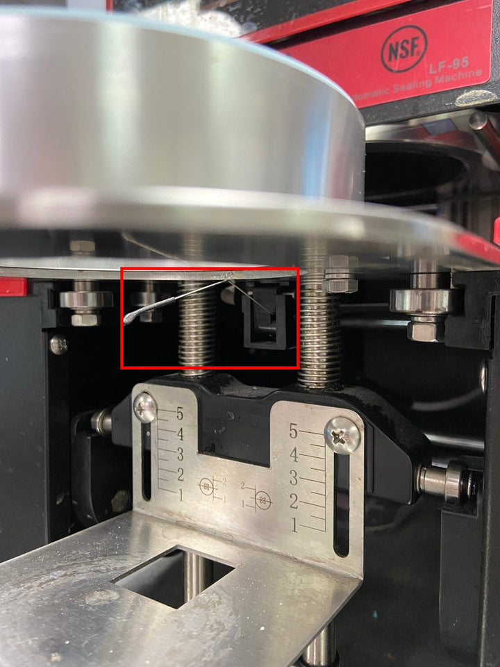 Machine à film d'étanchéité avec capteur de contact | Recommandé pour les coupelles d'injection GIVRÉ PP 90 mm (certifié UL/conforme à la norme NSF/ANSI 2)