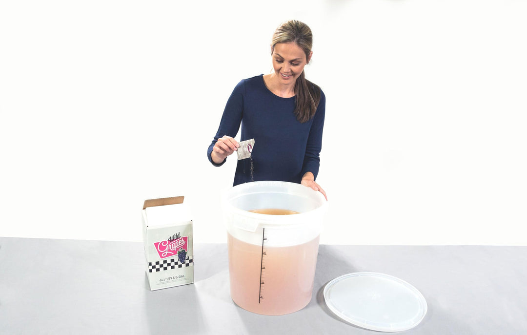 Wild Grapes – DIY Wine Making Kit – Cabernet Sauvignon Style – 30 Bottles / 23L – Complete Kit