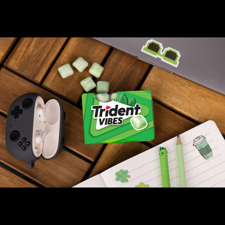 Trident Vibes Spearmint Rush Sugar-Free Gum - 9 Pack Clutch Box (126 Pieces) - Canadian Distribution - Ships Free Within Canada on Orders Above CAD $199