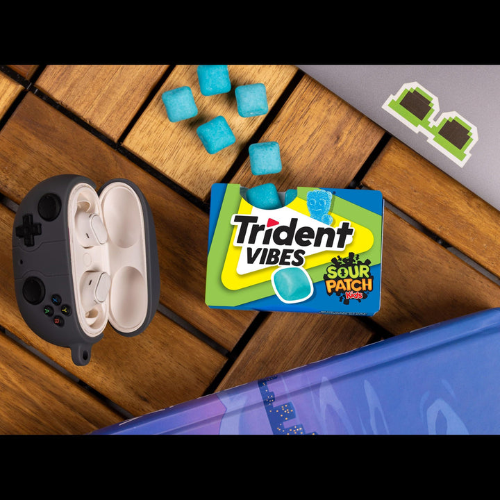 Trident Vibes Blue Raspberry Sugar-Free Gum - 9 Pack Clutch Box (126 Pieces) - Canadian Distribution - Ships Free Within Canada on Orders Above CAD $199