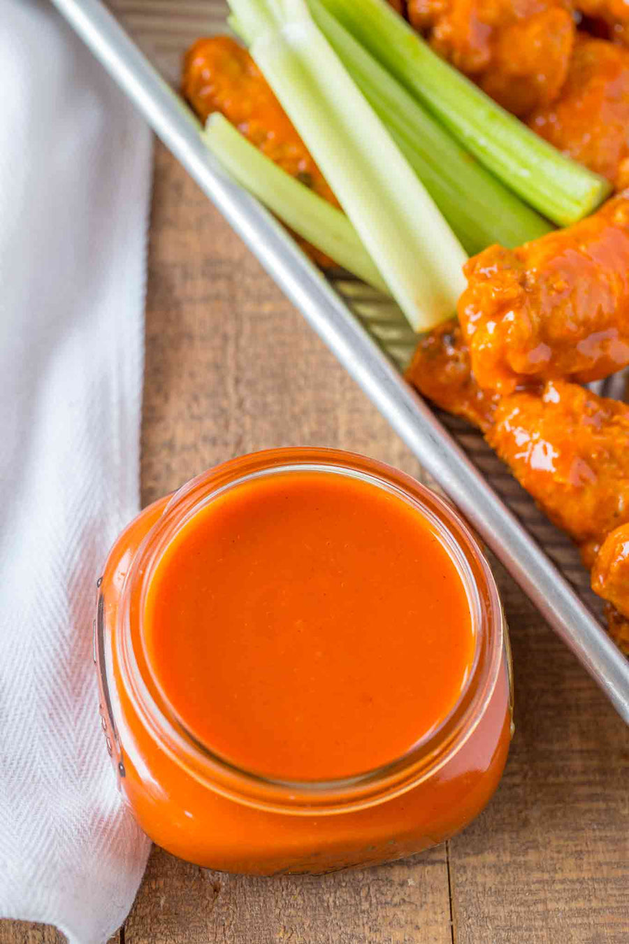 Sauce Buffalo Suicide Wing - 2 x 4 L - Sanelfd - Restaurant and Foodservice Ingredients - Canadian Distribution