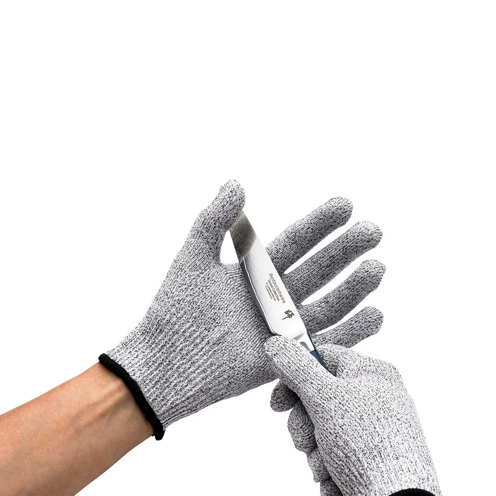 Restaurantware Life Protector Small Grey Cut-Resistant Gloves, 7 X 5 Inch, Food Safe Level 5 Protection - Restaurant Equipment and Smallwares - Canadian Distribution - Ships Free Within Canada on Orders Above CAD $199