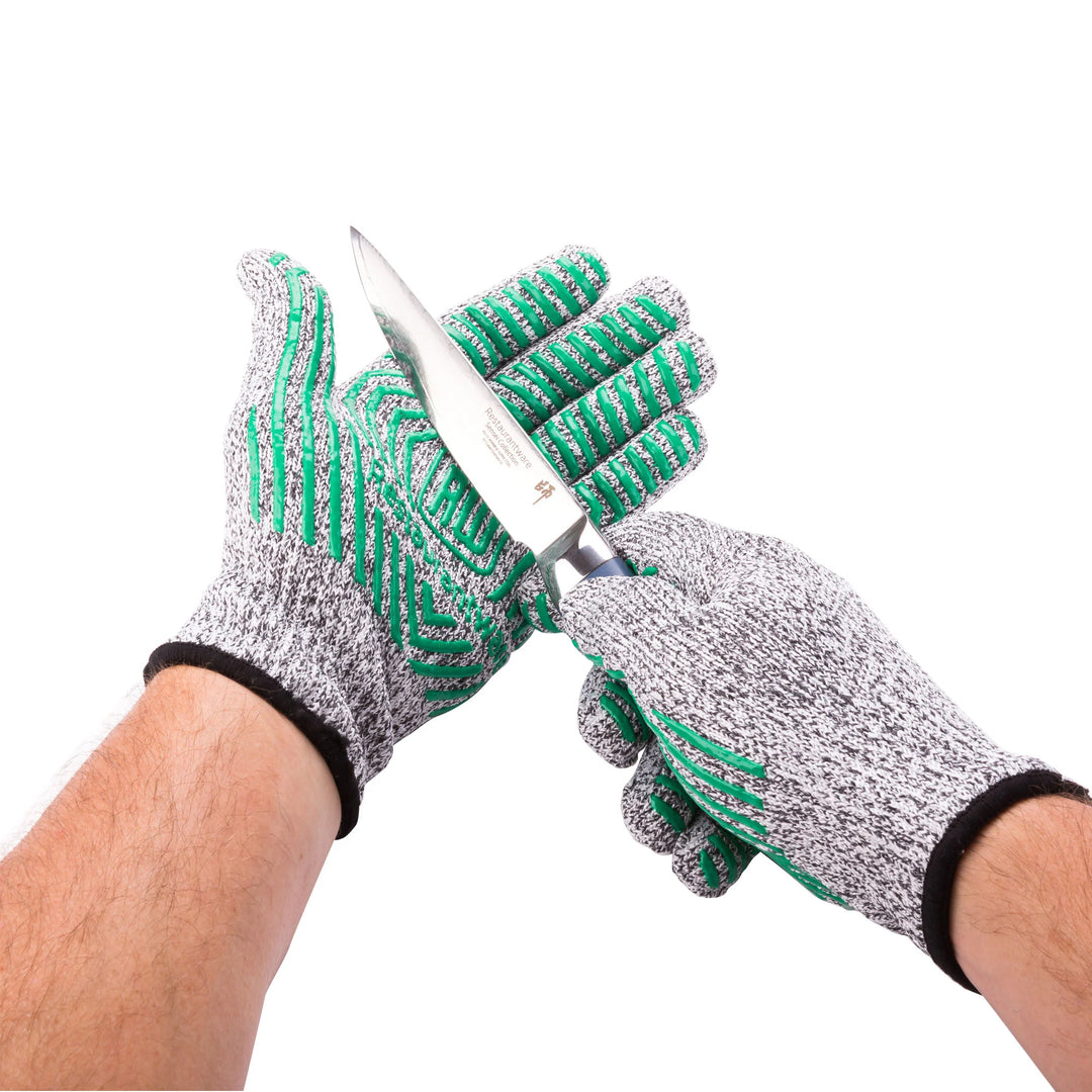 Restaurantware Life Protector Large Grey Non-Slip Cut-Resistant Gloves, 9 X 5 Inch, Food Safe Level 5 Protection - Restaurant Equipment and Smallwares - Canadian Distribution - Ships Free Within Canada on Orders Above CAD $199
