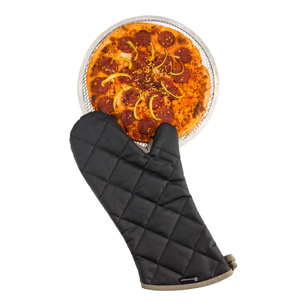 Restaurantware 17 Inch Black Cotton Oven Mitt, With Thumb Guard, Flame-Retardant - Restaurant Equipment and Smallwares - Canadian Distribution - Ships Free Within Canada on Orders Above CAD $199