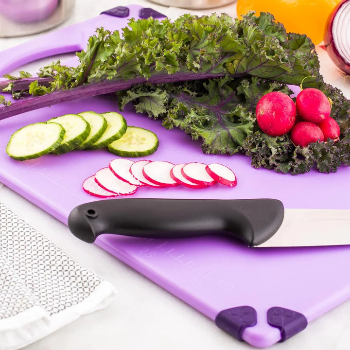 Restaurantware Sure Grip Commercial Grade Purple Cutting Board, With Measurement Markers & Handle,12 X 18 Inch, Non-Slip - Restaurant Equipment and Smallwares - Canadian Distribution