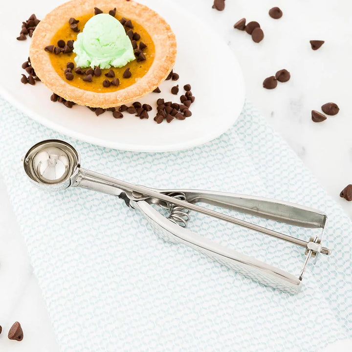 Restaurantware Met Lux 0.50 Ounce Stainless Steel #70 Ice Cream Scoop - Restaurant Equipment and Smallwares - Canadian Distribution