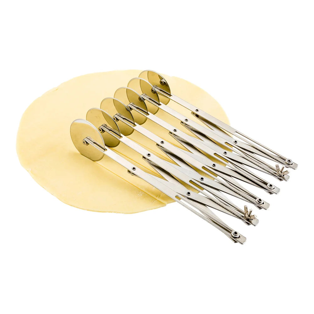 Restaurantware Met Lux 6-Wheel Stainless Steel Pastry Cutter, With 2.25In Blade, 9.5 X 9.5 X 2.25In - 1 Unit/Case - Restaurant Equipment and Smallwares - Canadian Distribution - Ships Free Within Canada on Orders Above CAD $199
