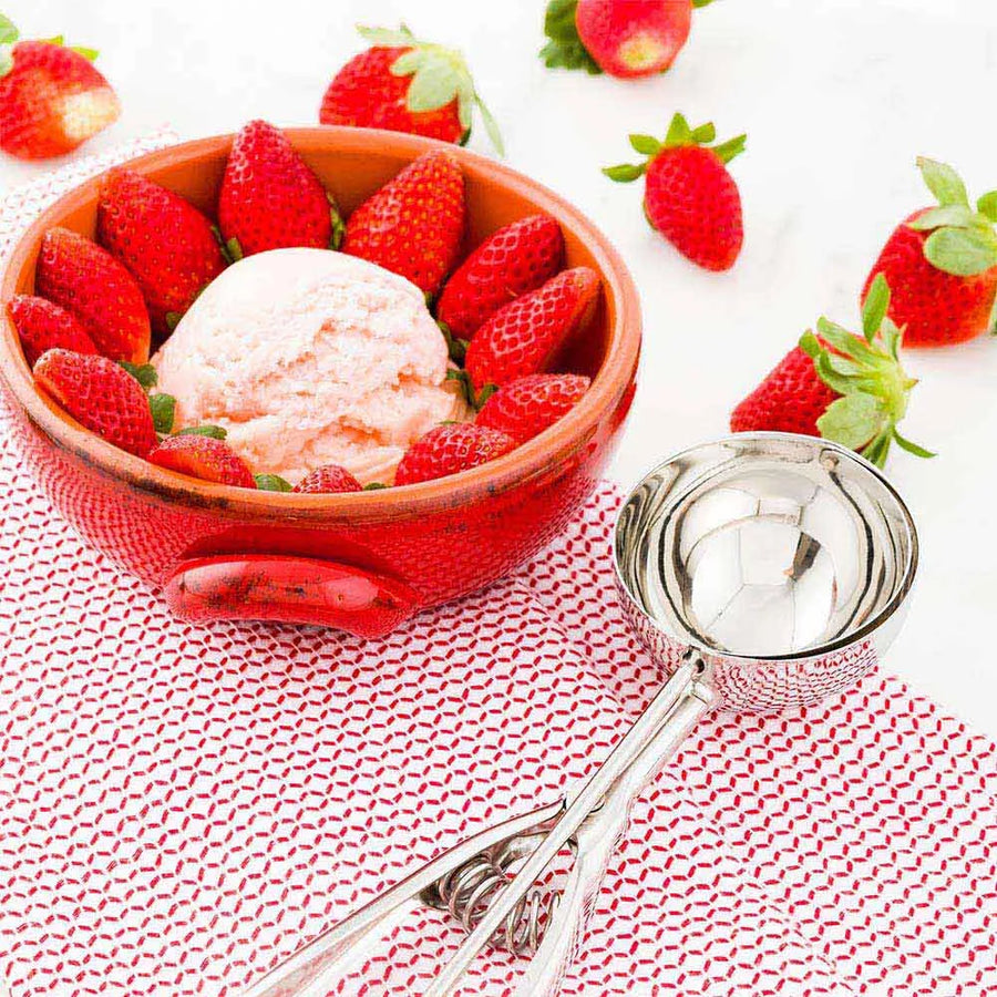 Restaurantware Met Lux 3 Ounce Stainless Steel #10 Ice Cream Scoop - Restaurant Equipment and Smallwares - Canadian Distribution