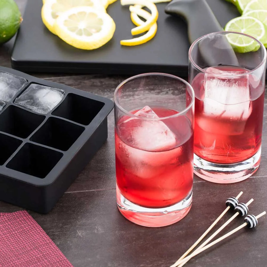 Restaurantware Bar Lux 15-Compartment Black Silicone Cube Ice Tray - Restaurant Equipment and Smallwares - Canadian Distribution