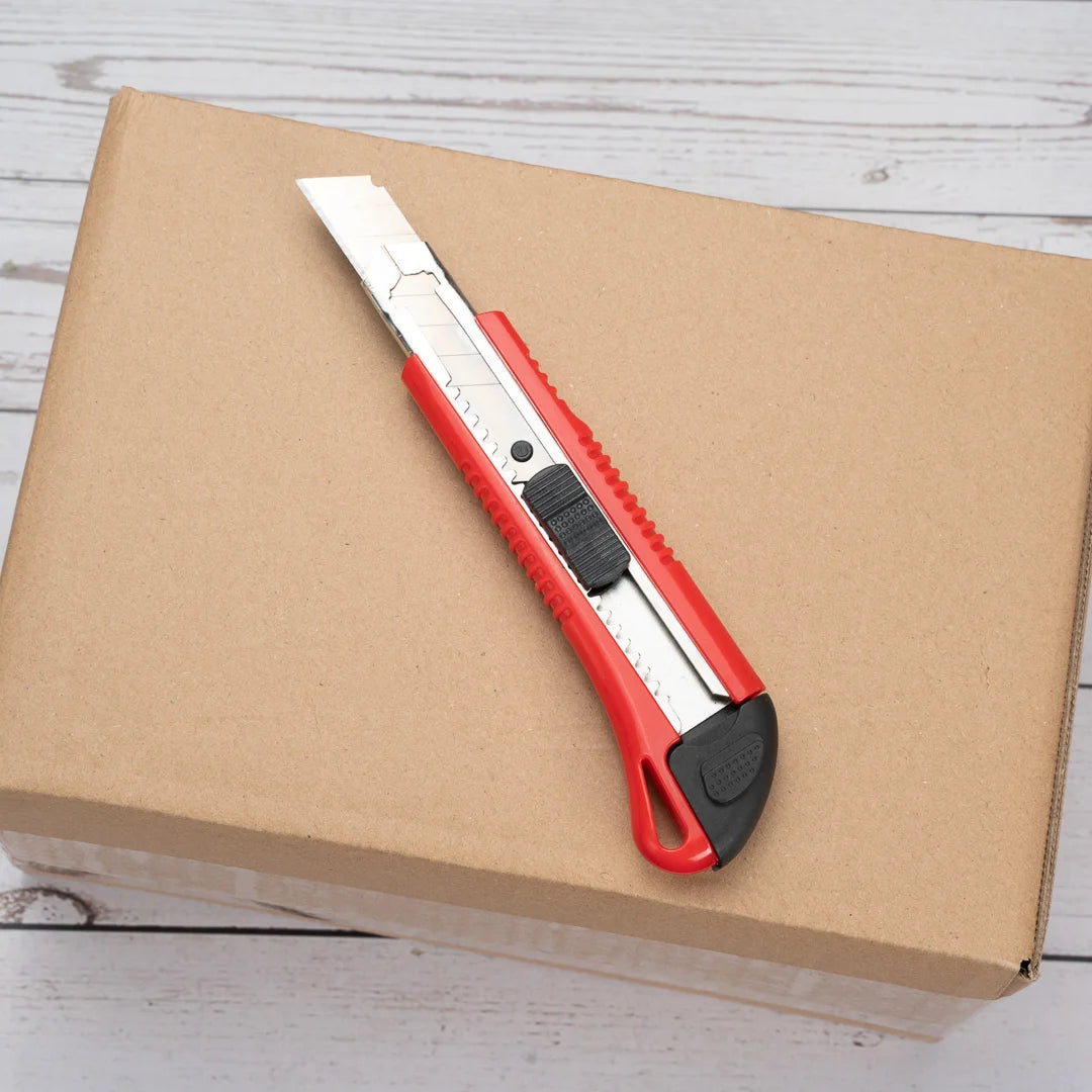 Restaurantware RW Base 6.50In Red Box Cutters, Anti-Slip Handle - Restaurant Equipment and Smallwares - Canadian Distribution - Ships Free Within Canada on Orders Above CAD $199