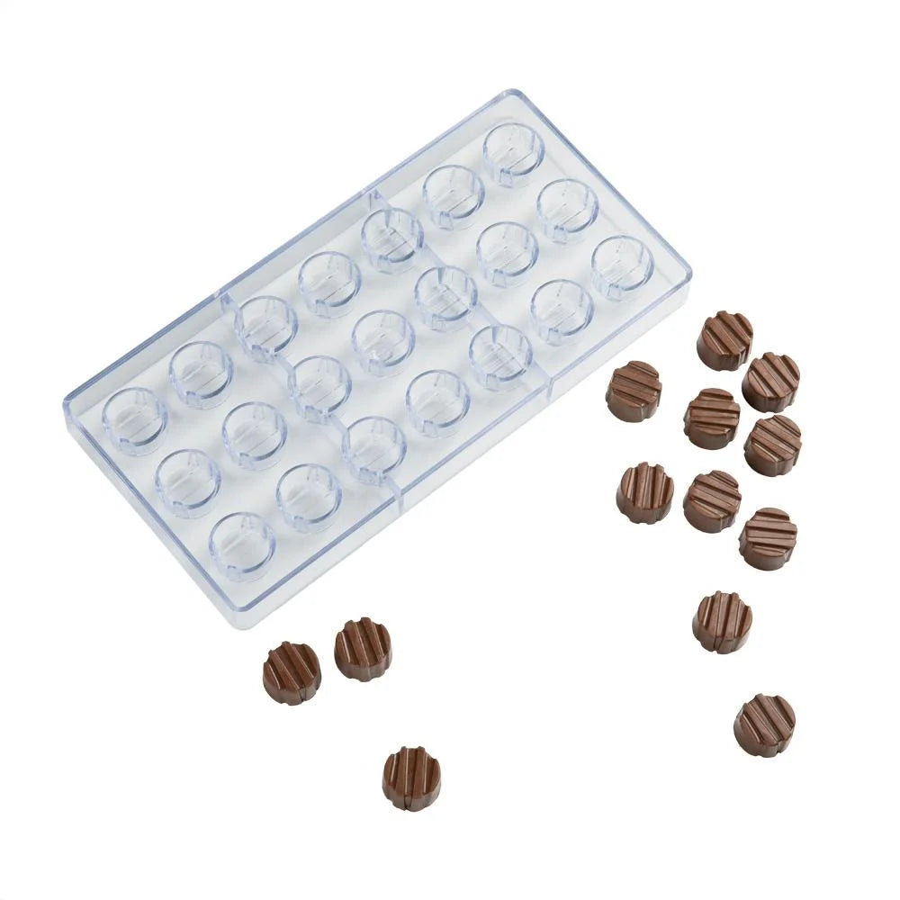 Restaurantware Pastry Tek 21-Compartment Geo Sphere Candy & Chocolate Mold, Polycarbonate - Restaurant Equipment and Smallwares - Canadian Distribution - Ships Free Within Canada on Orders Above CAD $199