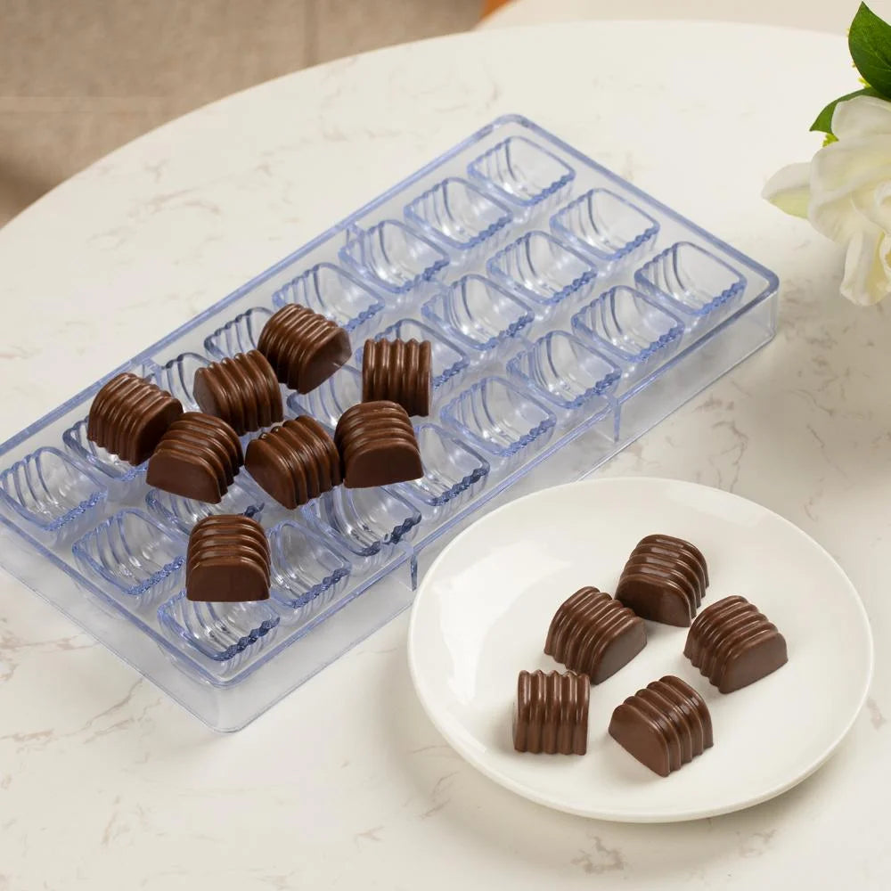 Restaurantware Pastry Tek 24-Compartment Rigid Cylinder Candy & Chocolate Mold, Polycarbonate - Restaurant Equipment and Smallwares - Canadian Distribution - Ships Free Within Canada on Orders Above CAD $199
