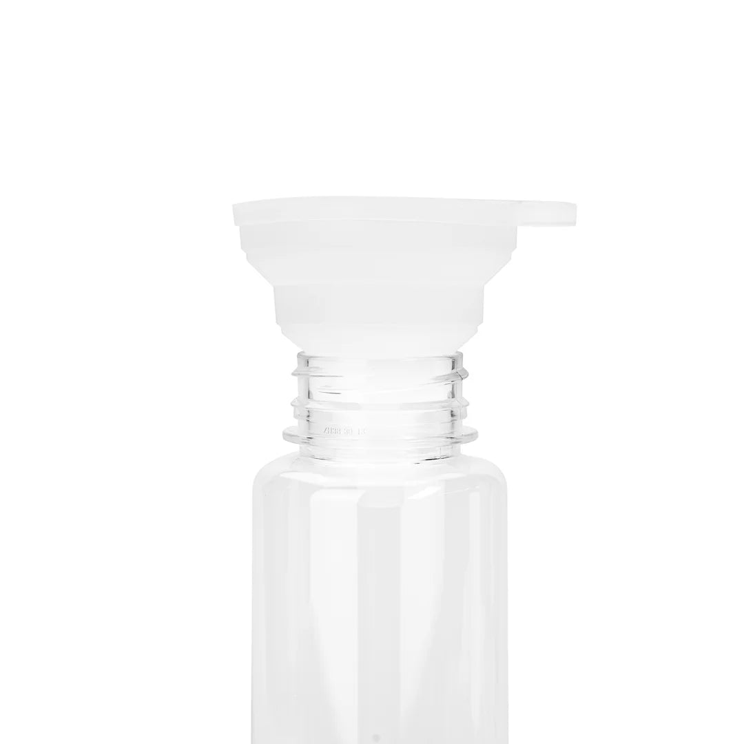 Restaurantware Met Lux 2oz Silicone Collapsible Funnels, 2.75 x 2.75 x 2.50In - Restaurant Equipment and Smallwares - Canadian Distribution - Ships Free Within Canada on Orders Above CAD $199