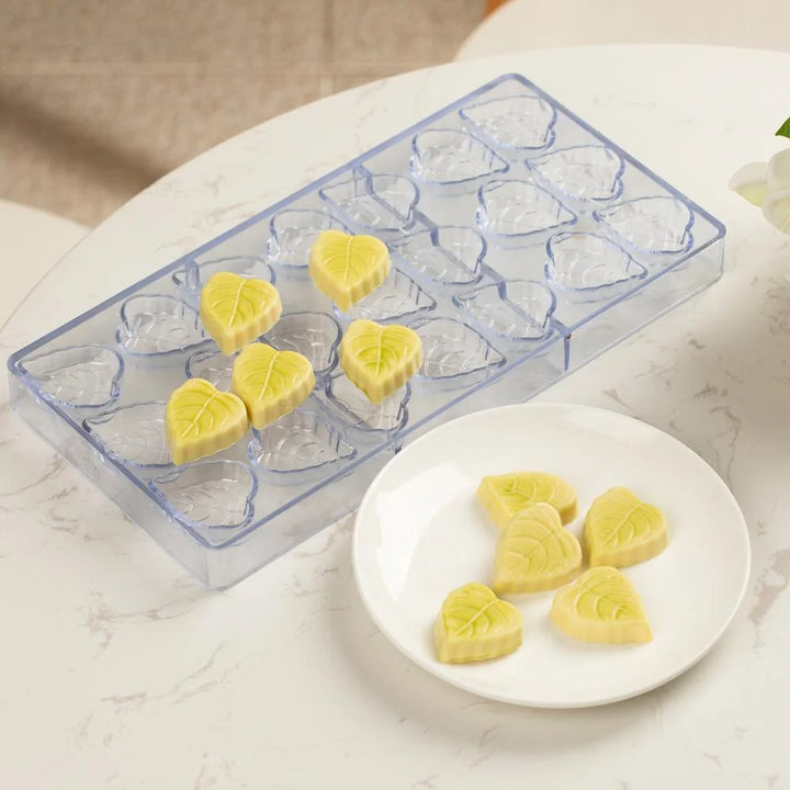 Restaurantware Pastry Tek 21-Compartment Leaf Candy & Chocolate Mold, Polycarbonate - Restaurant Equipment and Smallwares - Canadian Distribution - Ships Free Within Canada on Orders Above CAD $199