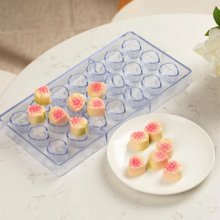 Restaurantware Pastry Tek 21-Compartment Berry Candy & Chocolate Mold, Polycarbonate - Restaurant Equipment and Smallwares - Canadian Distribution - Ships Free Within Canada on Orders Above CAD $199