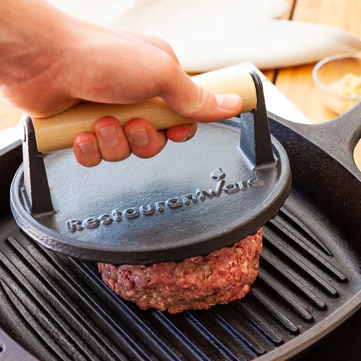 Restaurantware Met Lux 7 Inch Cast Iron Grill Press, With Wooden Handle - Restaurant Equipment and Smallwares - Canadian Distribution - Ships Free Within Canada on Orders Above CAD $199