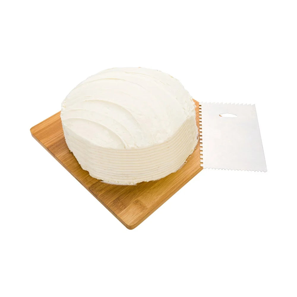 Restaurantware Pastry Tek 4-Pattern Metal Cake Scraper, With Combo Straight Edge, 6 X 3.8In - Restaurant Equipment and Smallwares - Canadian Distribution - Ships Free Within Canada on Orders Above CAD $199