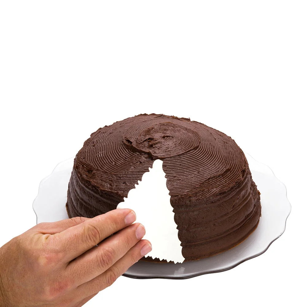 Restaurantware Pastry Tek 3-Pattern Metal Cake Scraper, With Pleated Design Edge, 4.3 X 3.8In - Restaurant Equipment and Smallwares - Canadian Distribution - Ships Free Within Canada on Orders Above CAD $199