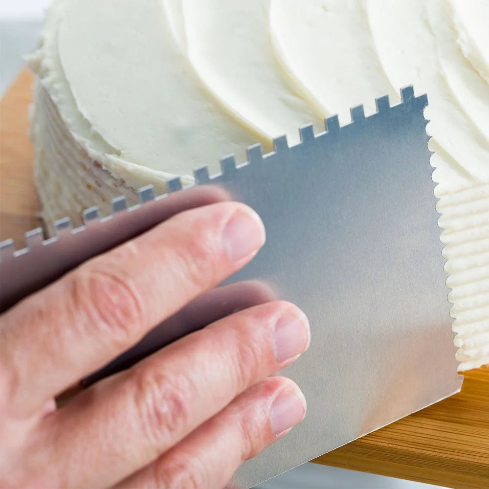Restaurantware Pastry Tek 4-Pattern Metal Cake Scraper, With Combo Straight Edge, 6 X 3.8In - Restaurant Equipment and Smallwares - Canadian Distribution - Ships Free Within Canada on Orders Above CAD $199
