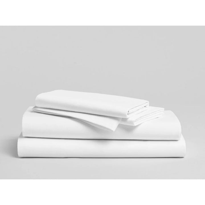 Merit Collection T300 Luxury Plain White Sateen Finished Queen Flat Bed Sheets, 92x120 Inch, 60 Percent Cotton/40 Percent Polyester - Restaurant Equipment and Smallwares - Canadian Distribution