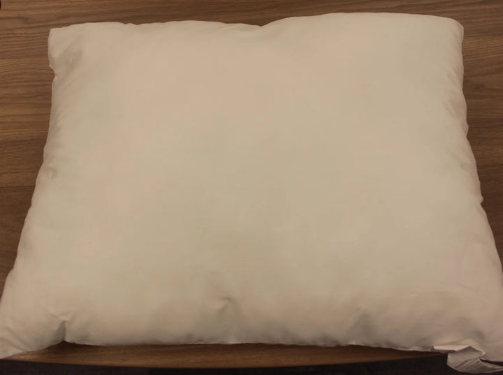 Carlton Traders 23oz Poly Cover Cluster Fibre Queen Pillows, 20x30 Inch - Restaurant Equipment and Smallwares - Canadian Distribution