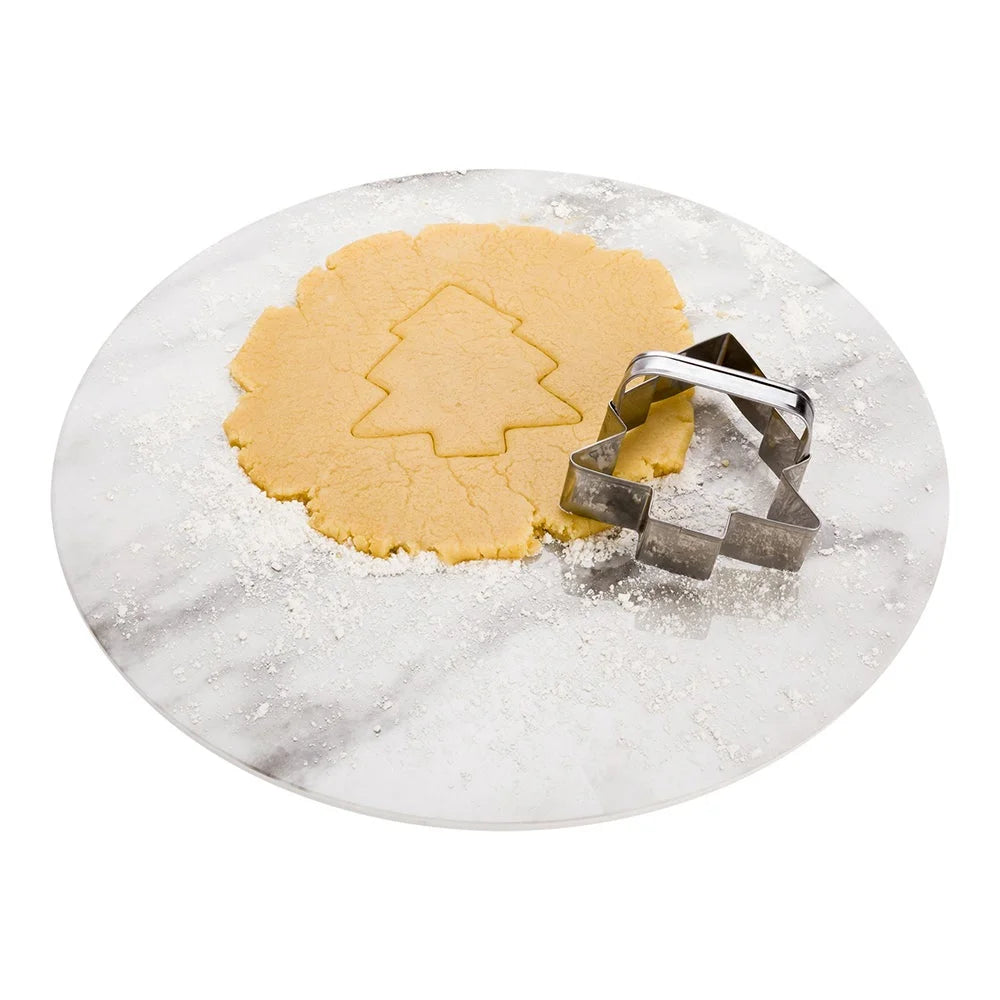 Restaurantware Pastry Tek 3.7In Metal Christmas Tree Cookie Cutter, With Handle - Restaurant Equipment and Smallwares - Canadian Distribution - Ships Free Within Canada on Orders Above CAD $199