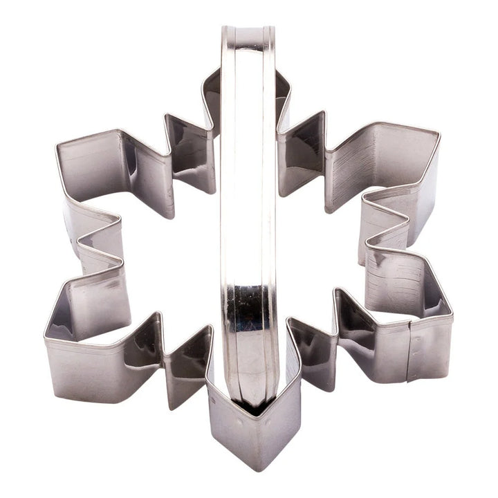 Restaurantware Pastry Tek 4In Metal Snowflake Cookie Cutter, With Handle - Restaurant Equipment and Smallwares - Canadian Distribution