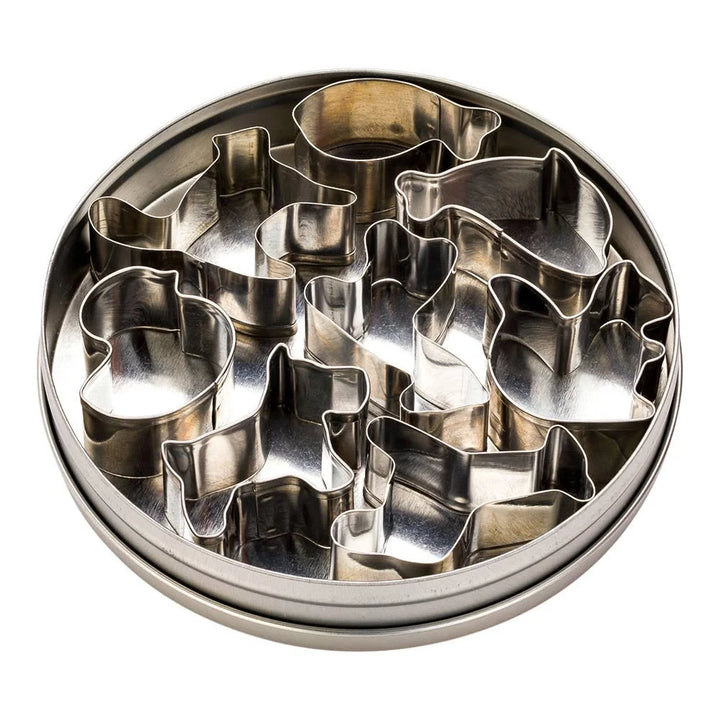 Restaurantware Pastry Tek 8-Piece Metal Animal Cookie Cutter Set, In Round Tin Box - Restaurant Equipment and Smallwares - Canadian Distribution