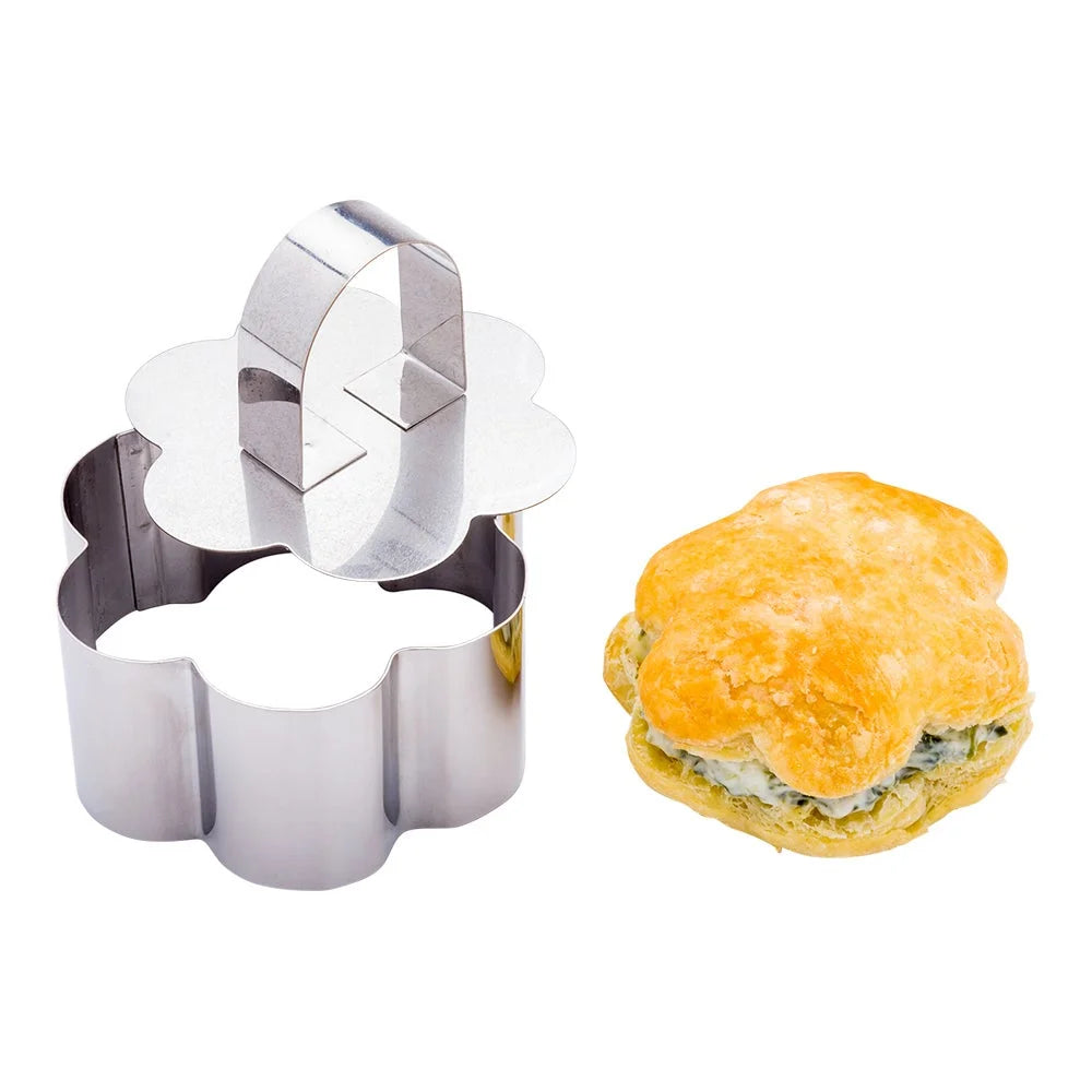 Restaurantware Pastry Tek Stainless Steel Flower Pastry Ring Mold, With Press, 3 X 1.6In - Restaurant Equipment and Smallwares - Canadian Distribution - Ships Free Within Canada on Orders Above CAD $199