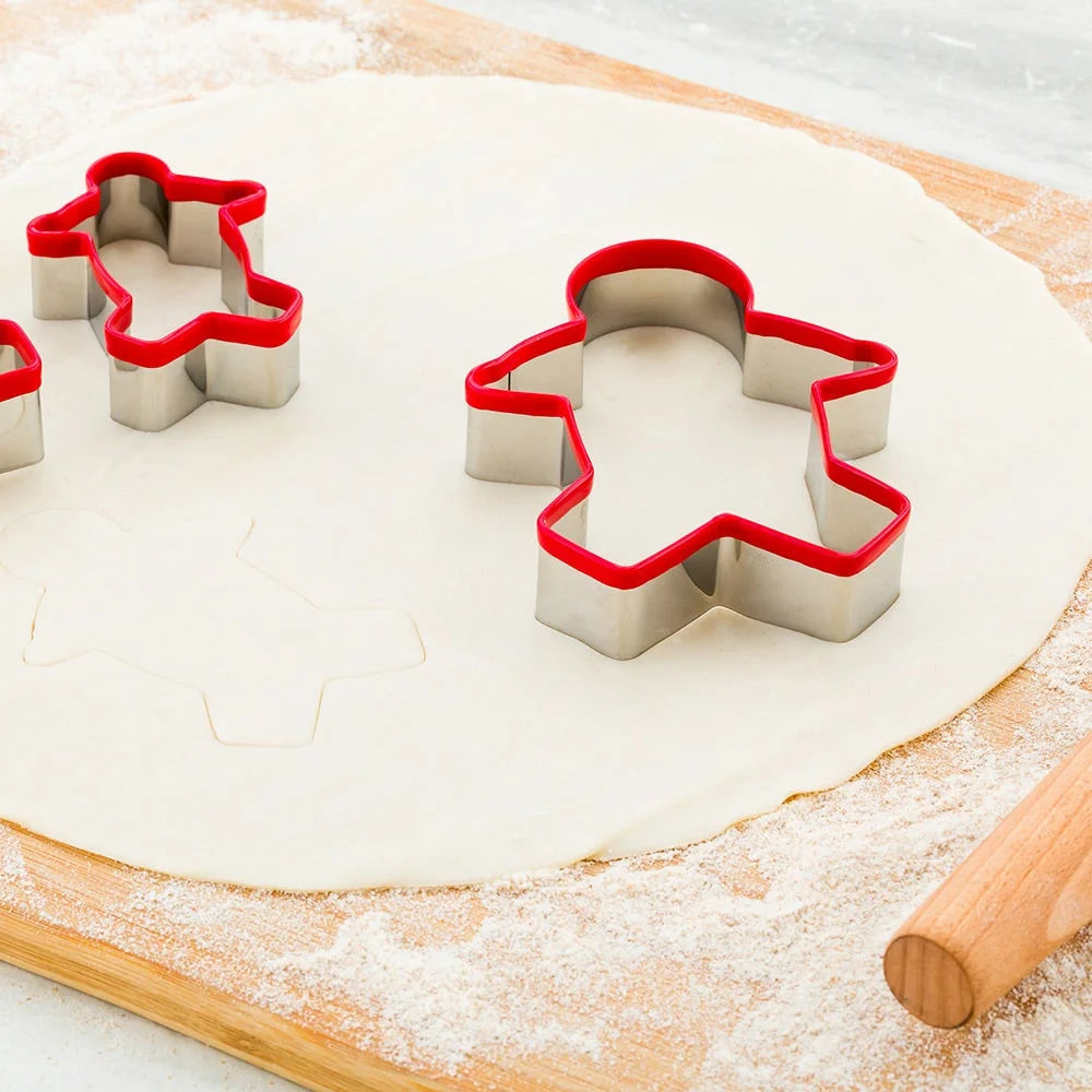 Restaurantware Pastry Tek 3-Piece Stainless Steel Gingerbread Man Cookie Cutter Set, With Comfort Grip - Restaurant Equipment and Smallwares - Canadian Distribution - Ships Free Within Canada on Orders Above CAD $199