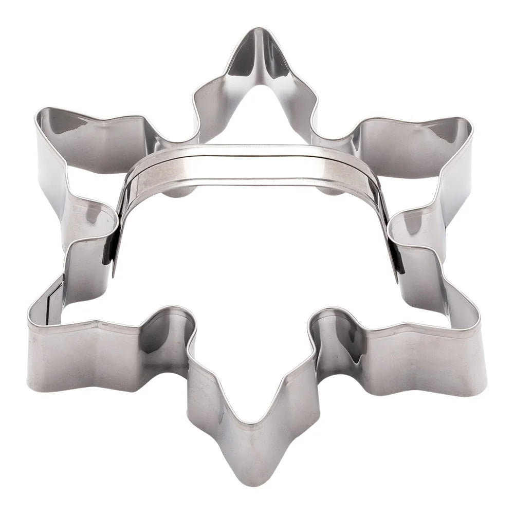 Restaurantware Pastry Tek 4.5In Metal Poinsettia Cookie Cutter, With Handle - Restaurant Equipment and Smallwares - Canadian Distribution