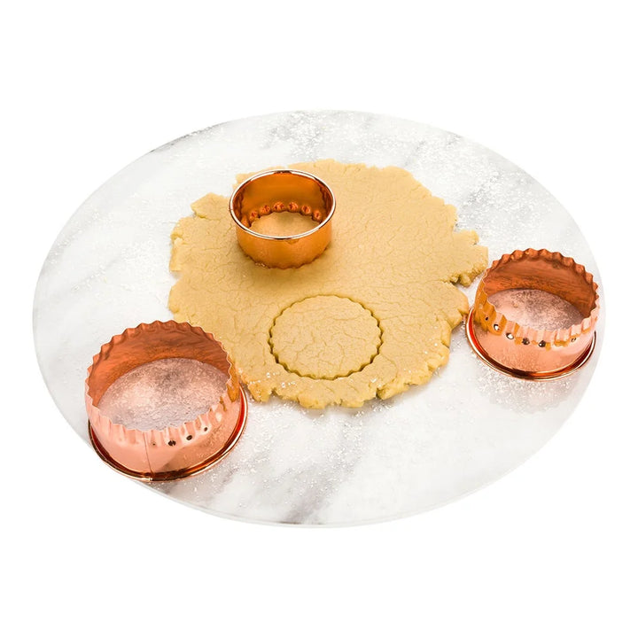 Restaurantware Pastry Tek 3-Piece Copper-Plated Metal Round Cookie Cutter Set, Fluted - Restaurant Equipment and Smallwares - Canadian Distribution - Ships Free Within Canada on Orders Above CAD $199