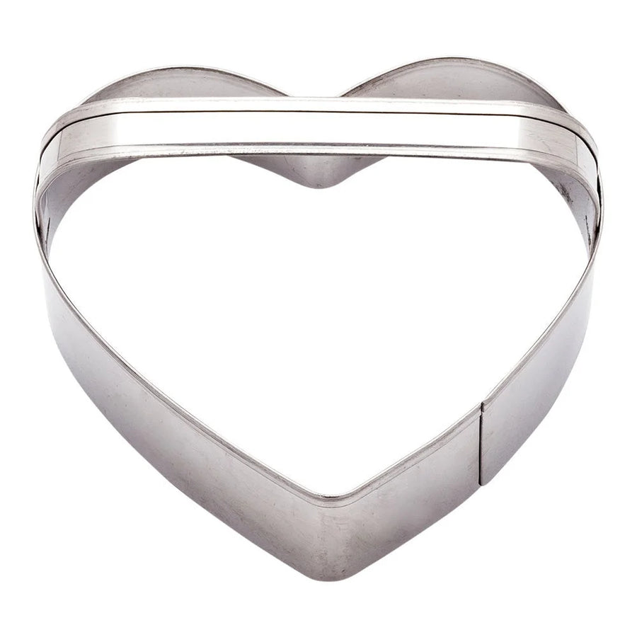 Restaurantware Pastry Tek 3.7In Metal Heart Cookie Cutter, With Handle - Restaurant Equipment and Smallwares - Canadian Distribution