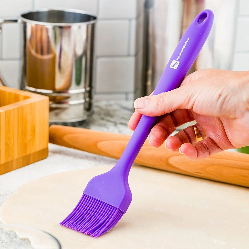 Restaurantware Purple Silicone Pastry & Basting Brush, 10.25 X 1.75 X 0.75 Inch - Restaurant Equipment and Smallwares - Canadian Distribution - Ships Free Within Canada on Orders Above CAD $199