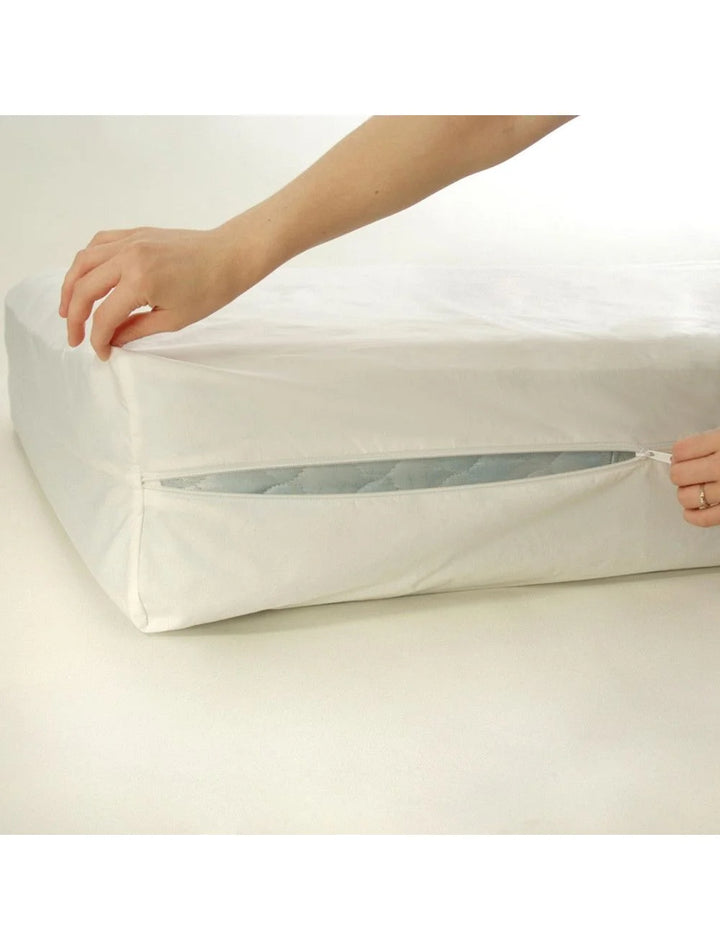 Gold + Cross White King Mattress Protector, 78x80x13 Inch, Waterproof, Bed Bug Encasement - Restaurant Equipment and Smallwares - Canadian Distribution