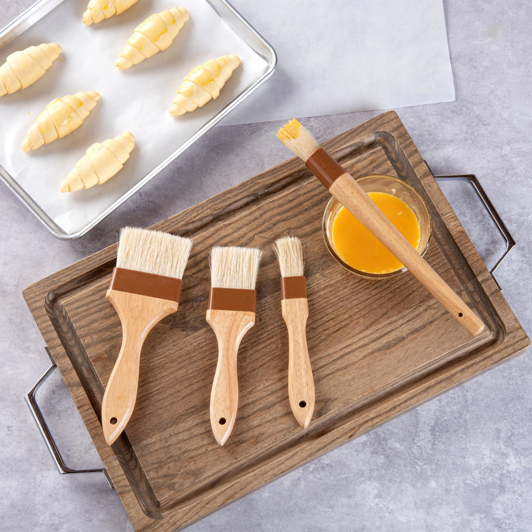 Restaurantware Pastry Tek Natural Wood Pastry Brush Set, With Boar Bristle - Restaurant Equipment and Smallwares - Canadian Distribution - Ships Free Within Canada on Orders Above CAD $199