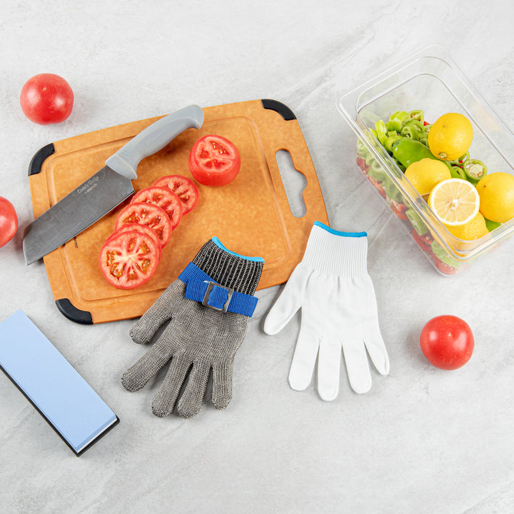 Restaurantware Medium Fiber & Stainless Steel Mesh Cut Resistant Glove, Food Safe, Level 9 Life Protector - Restaurant Equipment and Smallwares - Canadian Distribution - Ships Free Within Canada on Orders Above CAD $199