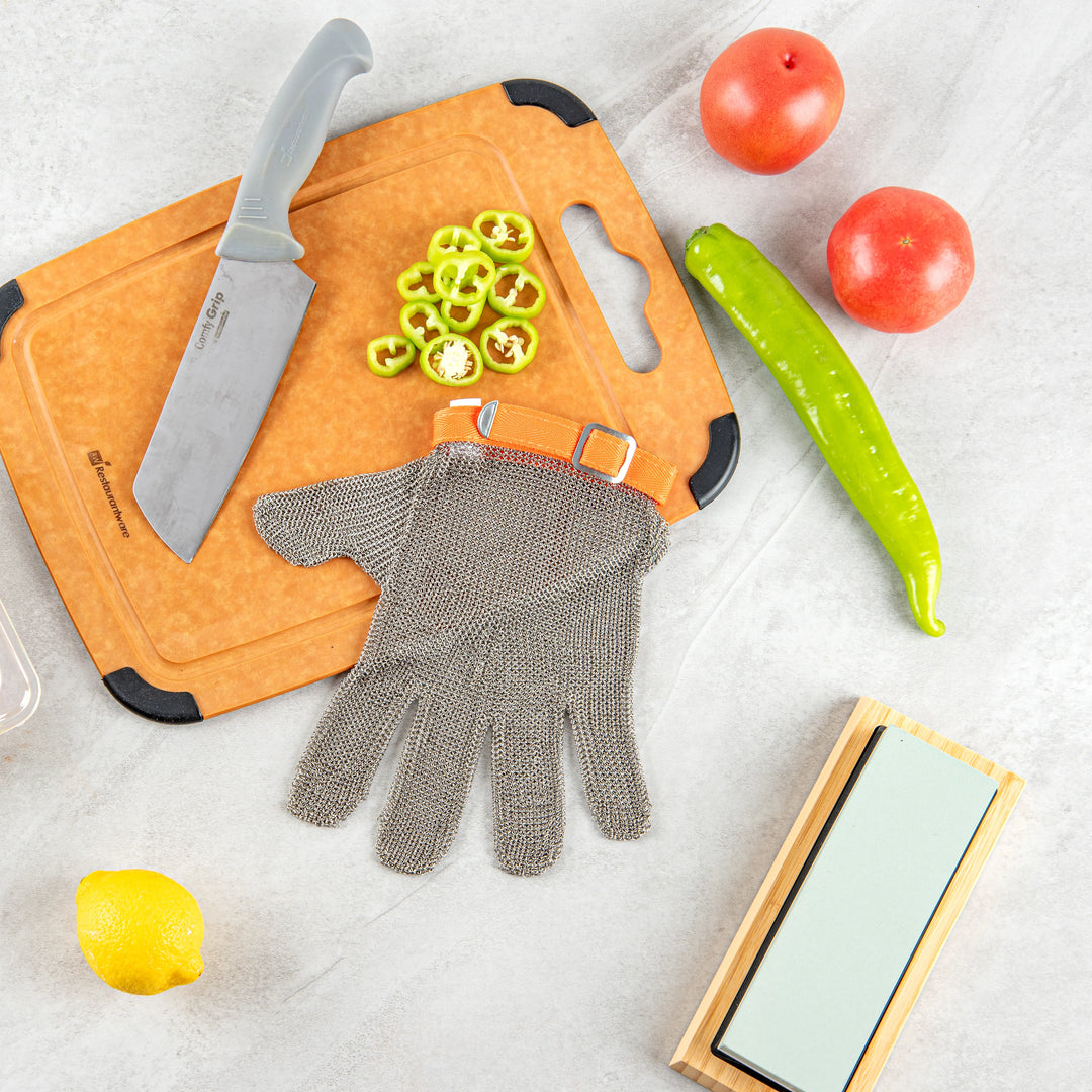 Restaurantware Life Protector Extra-Large Cut-Resistant Gloves, Fiber & Stainless Steel Mesh, Level 9, 10.25 x 5.25In - Restaurant Equipment and Smallwares - Canadian Distribution - Ships Free Within Canada on Orders Above CAD $199