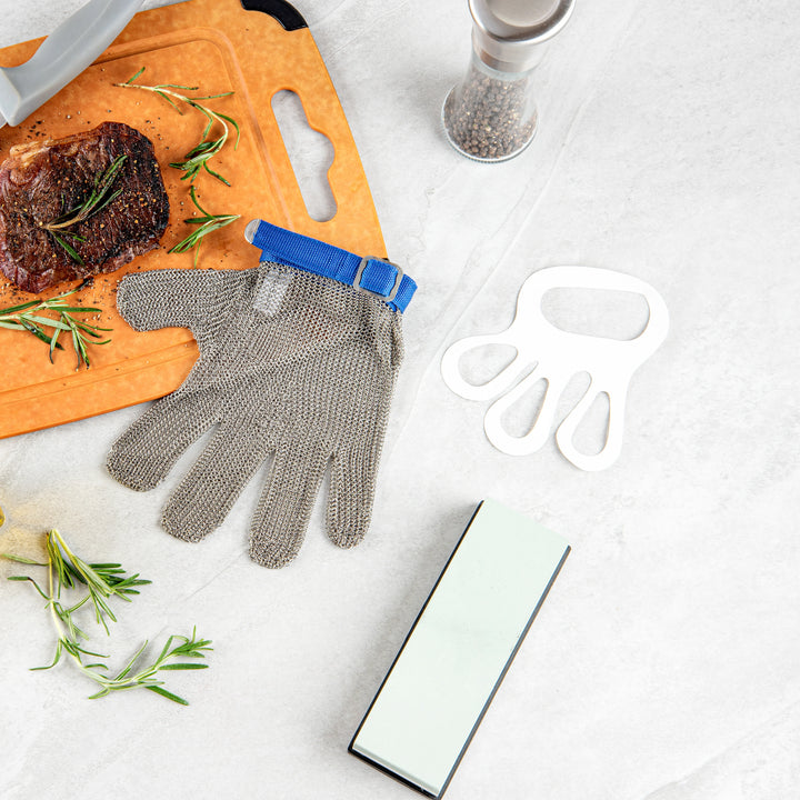 Restaurantware Life Protector Large Cut-Resistant Gloves, Fiber & Stainless Steel Mesh, Level 9, 10 x 5In - Restaurant Equipment and Smallwares - Canadian Distribution - Ships Free Within Canada on Orders Above CAD $199
