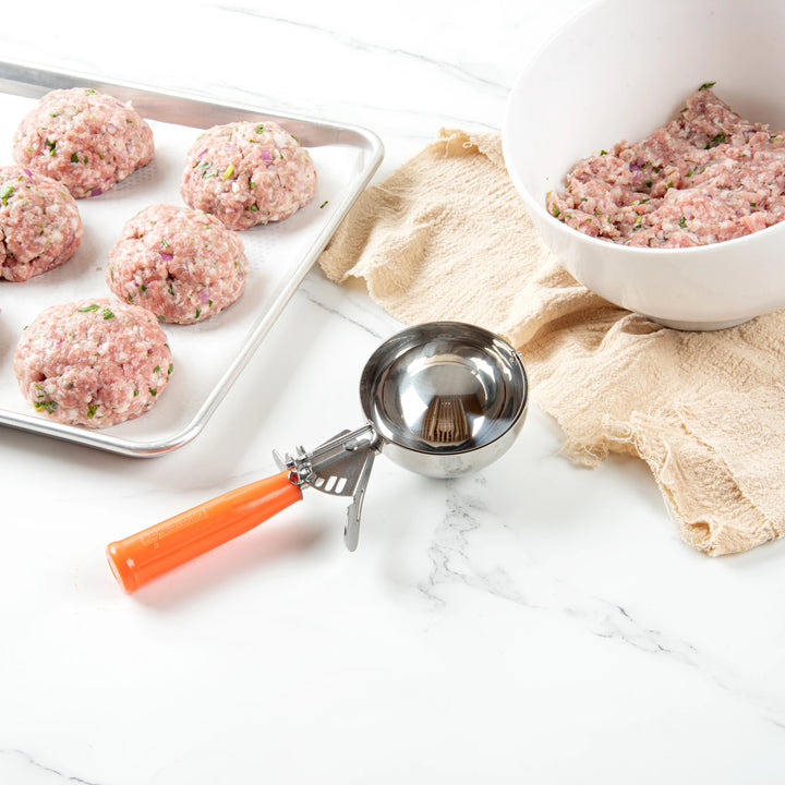 Restaurantware Met Lux #4 Scoops, Stainless Steel, with Orange Handle, 8oz - Restaurant Equipment and Smallwares - Canadian Distribution - Ships Free Within Canada on Orders Above CAD $199