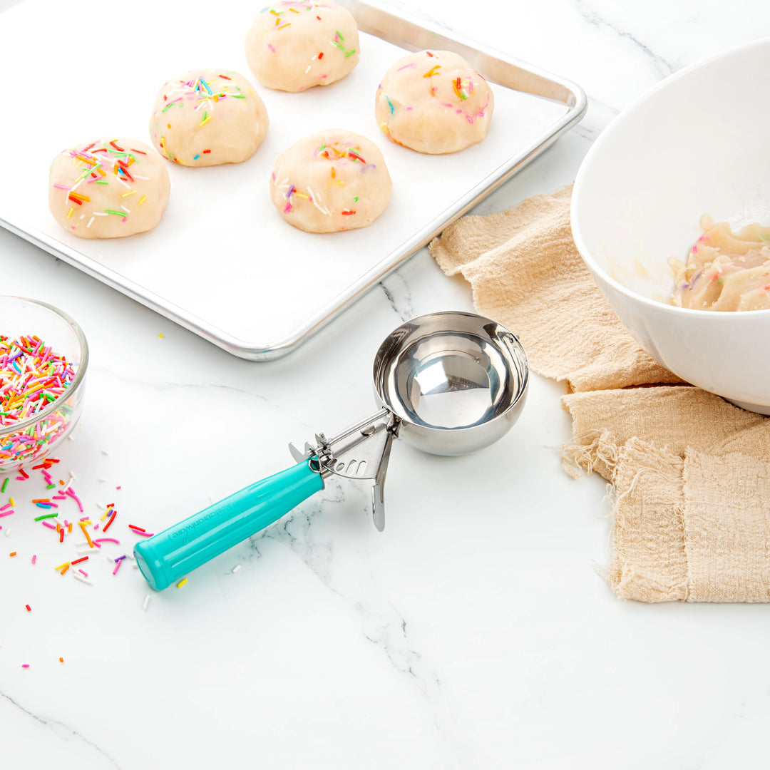 Restaurantware Met Lux #5 Scoops, Stainless Steel, with Teal Handle, 6oz - Restaurant Equipment and Smallwares - Canadian Distribution - Ships Free Within Canada on Orders Above CAD $199