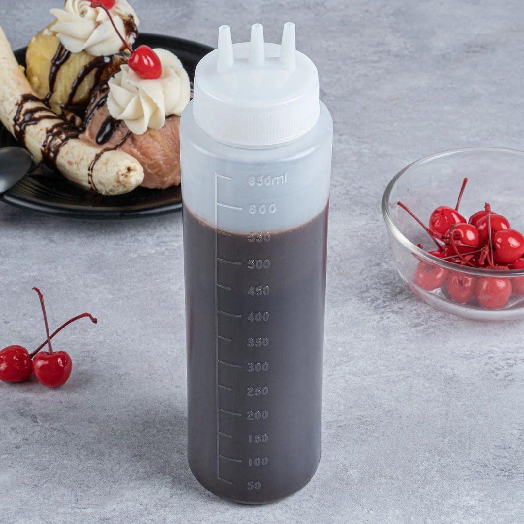 Restaurantware 24oz Clear All-Purpose Plastic Squeeze Bottles, With Triple Dispersion Tip - Restaurant Equipment and Smallwares - Canadian Distribution - Ships Free Within Canada on Orders Above CAD $199