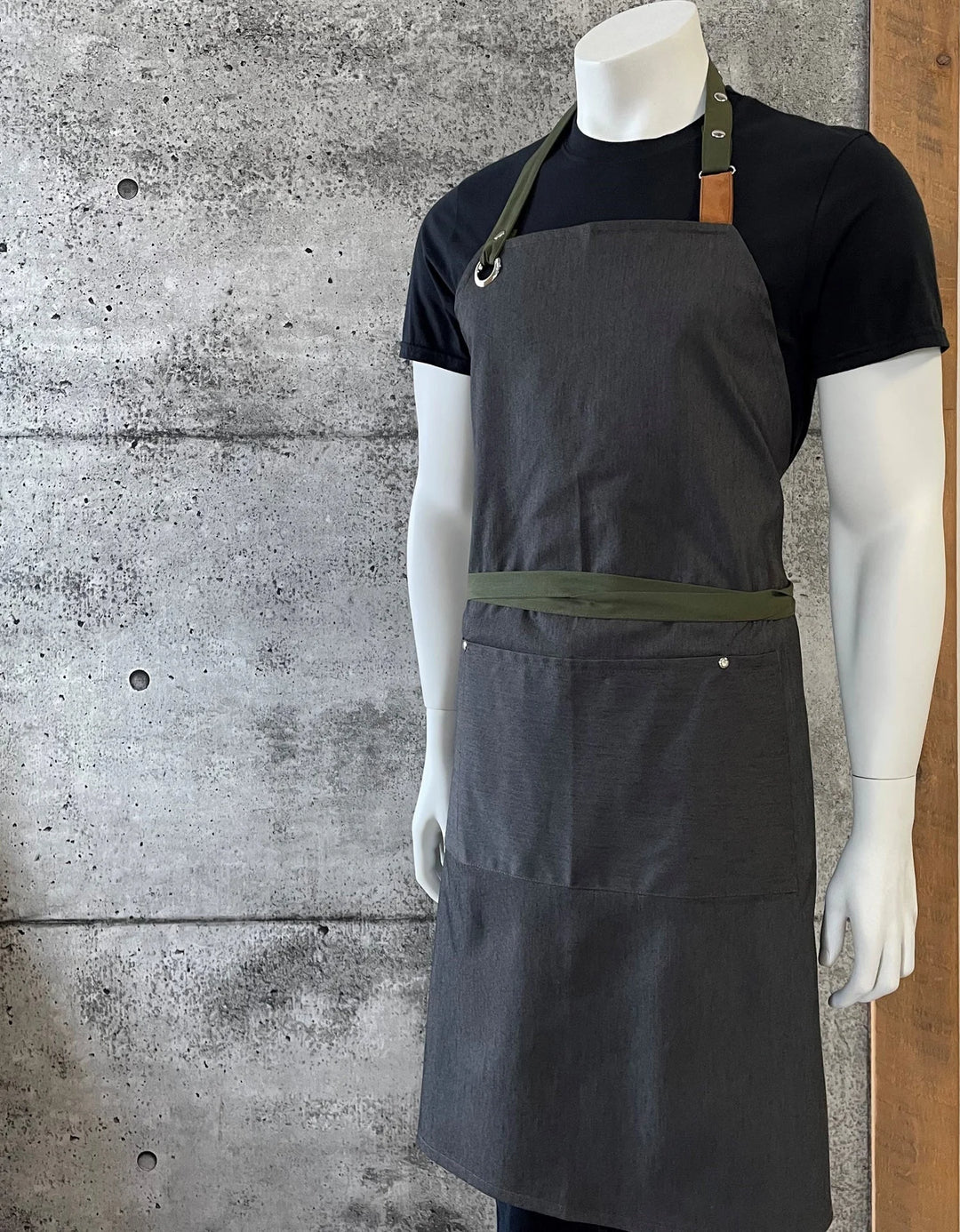No Limits 34 X 34In Gray & Kaki Bib Apron, Polyester & Cotton, With Colored Strap - Restaurant Equipment and Smallwares - Canadian Distribution