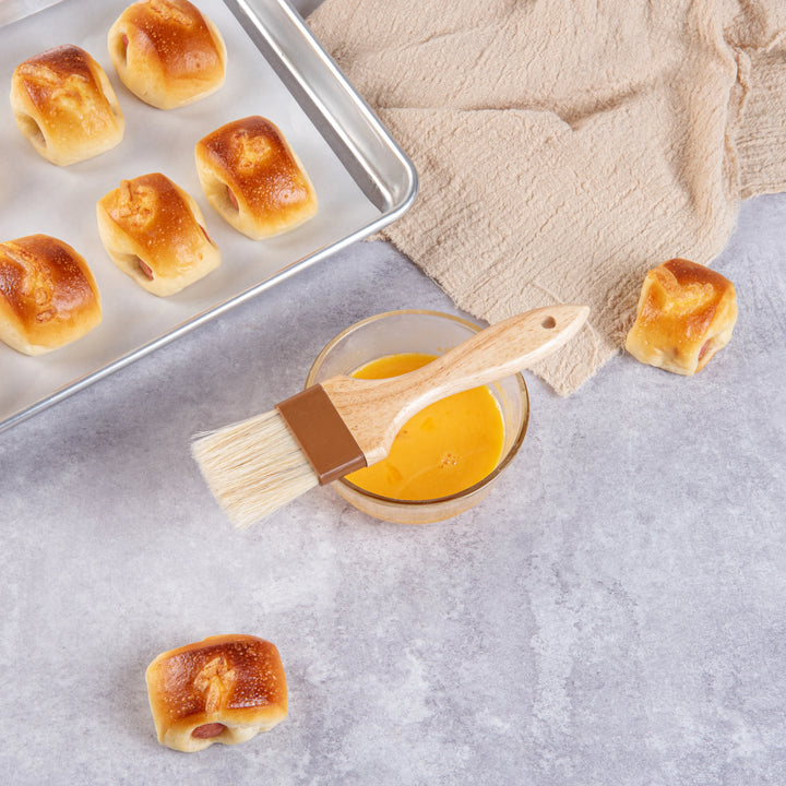 Restaurantware Pastry Tek 8.75In Natural Wood Pastry Brush, With Boar Bristle, 2In Wide - Restaurant Equipment and Smallwares - Canadian Distribution - Ships Free Within Canada on Orders Above CAD $199