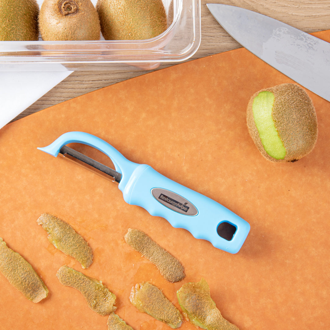 Restaurantware Comfy Grip 7.50In Stainless Steel Vegetable Peeler, Blue - Restaurant Equipment and Smallwares - Canadian Distribution - Ships Free Within Canada on Orders Above CAD $199