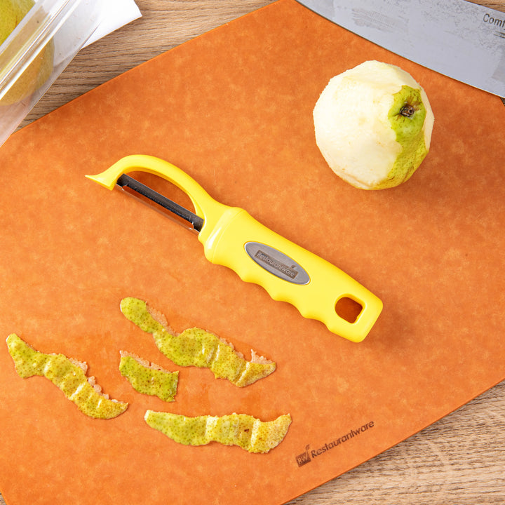 Restaurantware Comfy Grip 7.50In Stainless Steel Vegetable Peeler, Yellow - Restaurant Equipment and Smallwares - Canadian Distribution - Ships Free Within Canada on Orders Above CAD $199